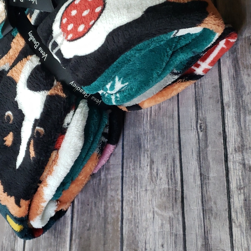 **1 LEFT** Vera Bradley Throw Blanket - Holiday Dogs Green - Picture 2 of 7